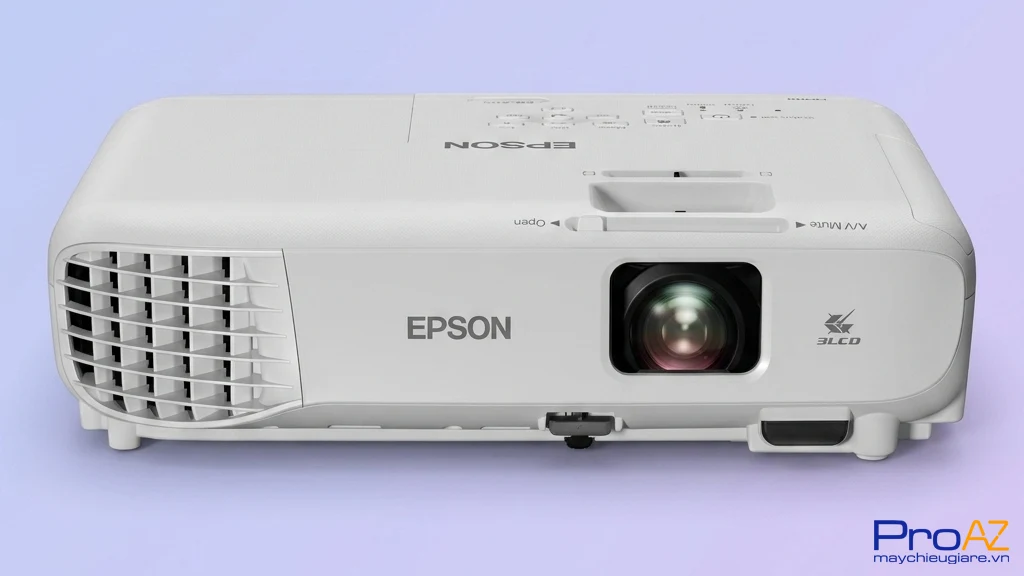 Máy chiếu Epson EB S05 với thân máy mỏng nhẹ tinh tế là lựa chọn lý tưởng cho người dùng thường xuyên di chuyển.