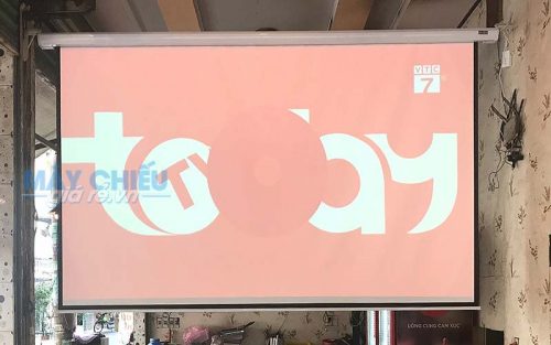 Lắp đặt màn chiếu điện 135inch cho quán cafe xem bóng đá