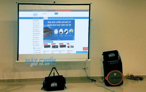 Bộ máy chiếu, màn chiếu và âm thanh hội thảo cung cấp bởi VNPC