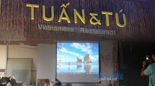 VNPC lắp đặt máy chiếu Vivitek BW566 cho nhà hàng Tuấn Tú