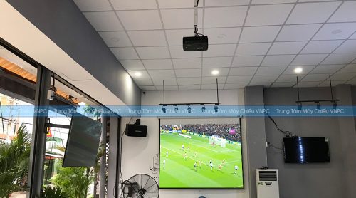 Lắp máy chiếu Optoma PX390 cho quán Cafe bóng đá K+