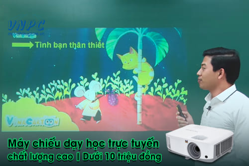 Máy chiếu dạy học trực tuyến tại nhà