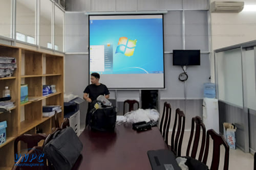 Lắp đặt máy chiếu Optoma EH336 cho văn phòng